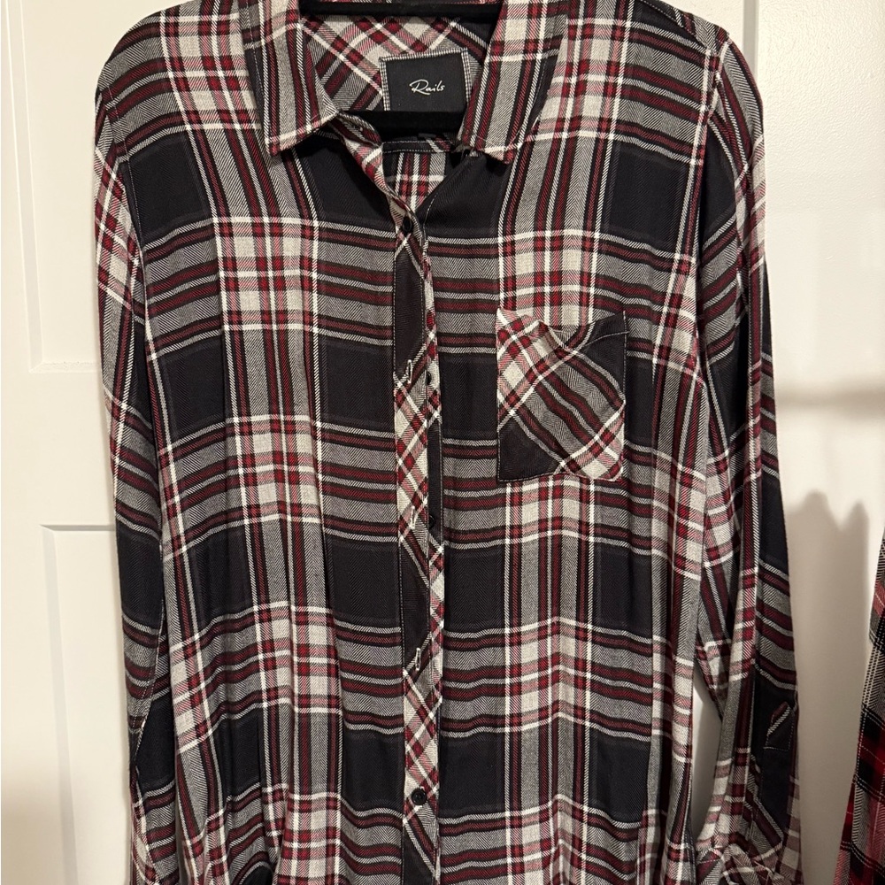 Rails Men's Black and Red Plaid Button Down Shirt